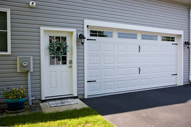 24/7 Emergency Garage Door Panel Replacement experts in Quinebaug, CT